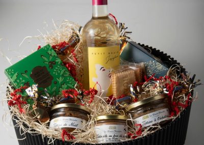 Caves duTour'Billon - Idées cadeaux de Noël Paniers garnis variés ©photo Clichés Toqués