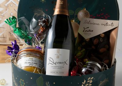 Caves duTour'Billon - Idées cadeaux de Noël Paniers garnis variés ©photo Clichés Toqués